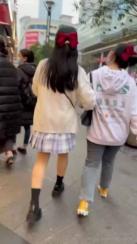 710f6fff-487a-45cf-bf41-4dd8d5bf3681.mp4