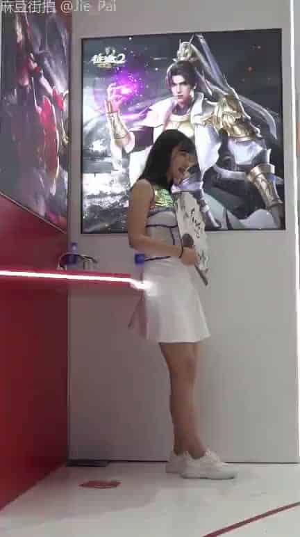 142ce813-74bc-46eb-902c-d3754c0e1d7e.mp4