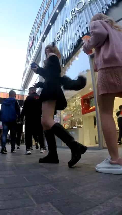 50e8a4db-445f-48d3-9312-bea799539eb8.mp4