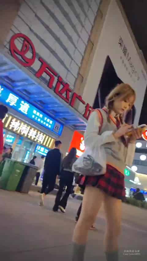 9bac6a43-ffce-433b-a2e6-b88e070bf166.mp4