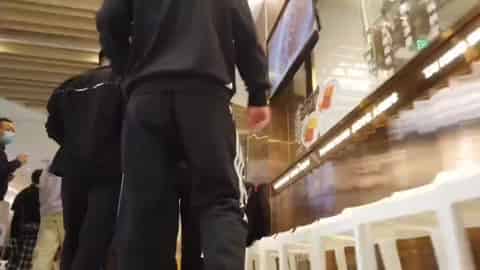 c7695732-6bb4-4a3c-9329-ea7cd8acc5b2.mp4