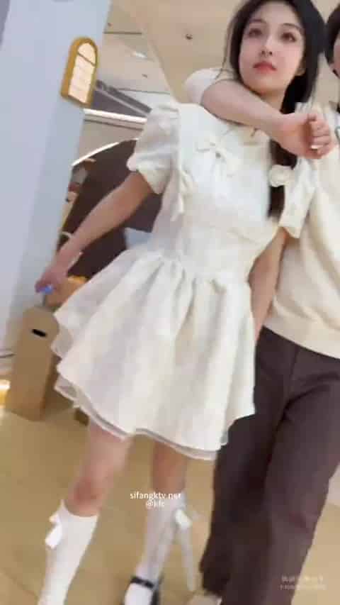 8c8e105f-40b2-40d5-9e25-56fd82dec561.mp4