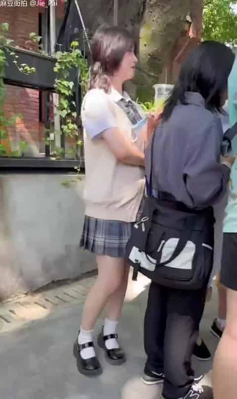 e88134c5-1621-45e9-8b7f-b51f47bffeae.mp4