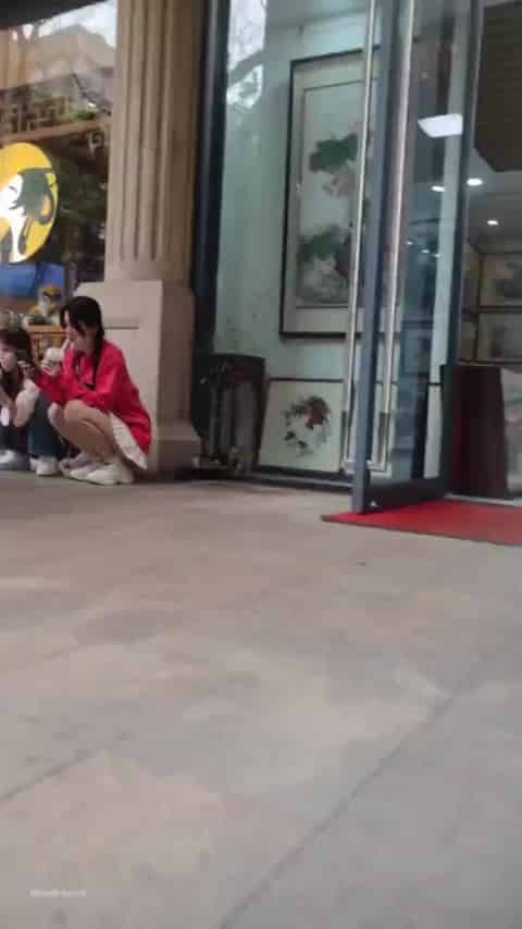 1cb21090-a7af-4098-8ab5-c96a8b91520b.mp4