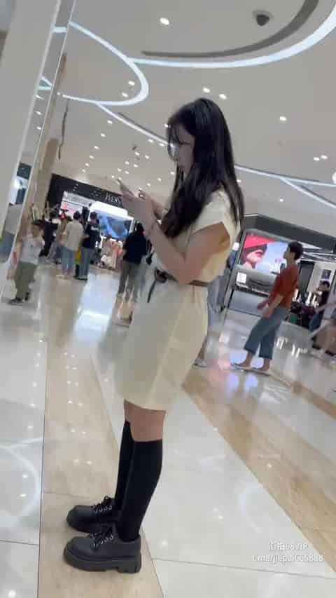 01d4243c-e198-4a8c-a696-5dd43e11486f.mp4