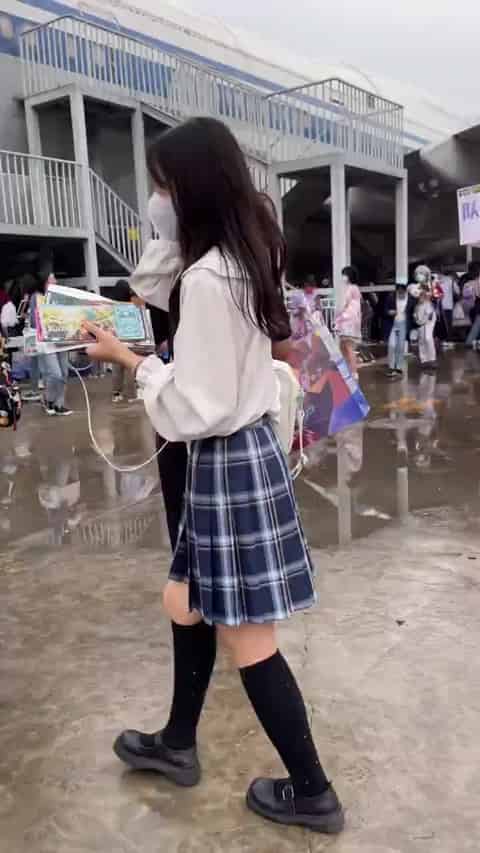 27a8df95-b8d5-4773-891c-5903e5a81c42.mp4