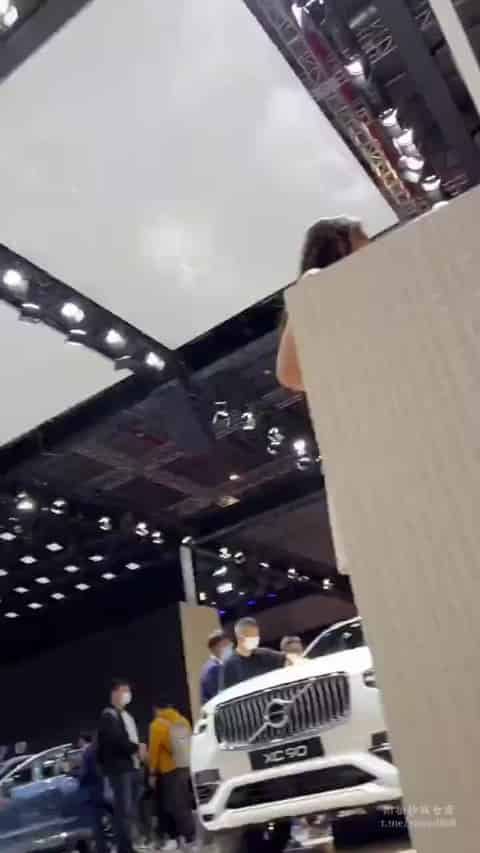 3b2f5ffb-9194-4a36-9ca1-db869015e262.mp4