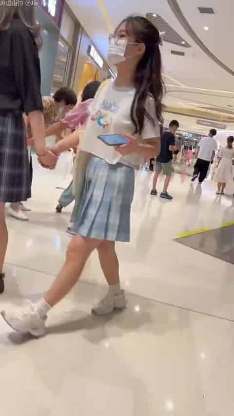 5304b282-f5d8-4e1e-8c7d-1b127e18bc4d.mp4