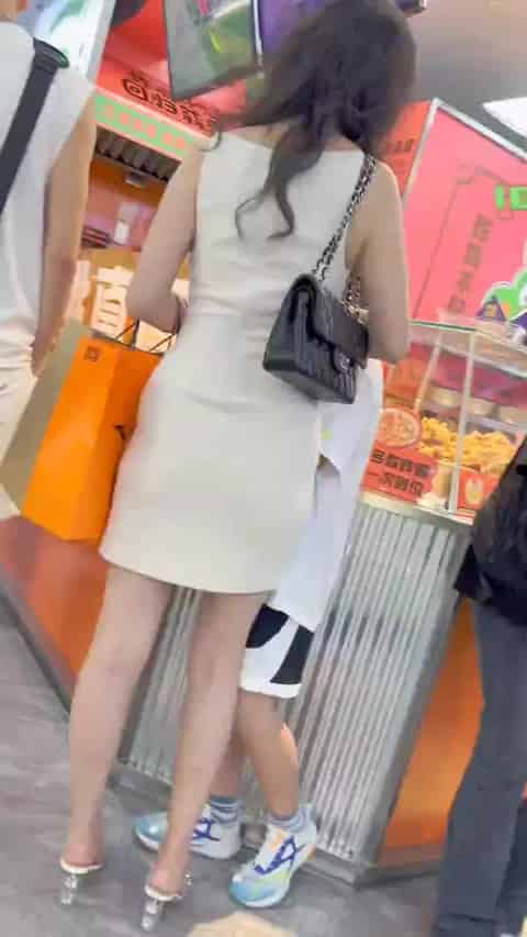 f8898d23-5114-452f-bfb7-465636339022.mp4