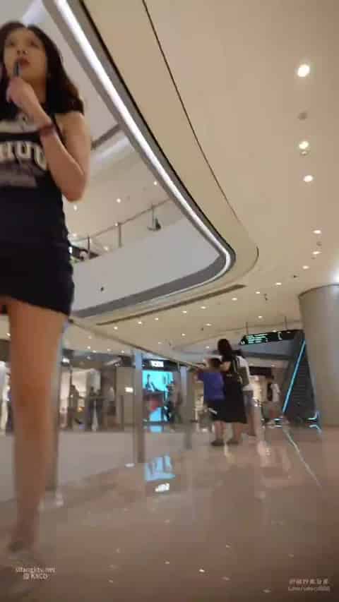 f5172f09-fe53-4b0e-b642-d770bfe9f6e4.mp4