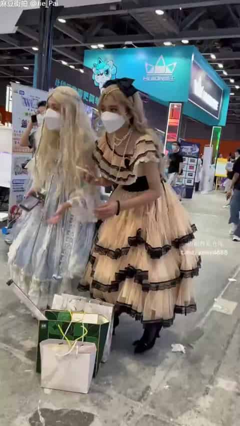 f83bfca0-ecd1-4090-ad07-15ddf220875d.mp4