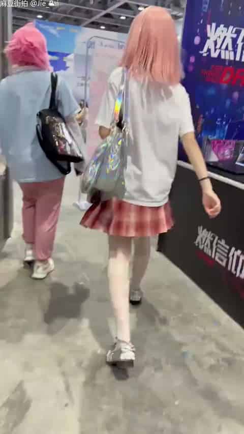 890383ce-9fee-4d54-bd27-5c65dcec55b2.mp4