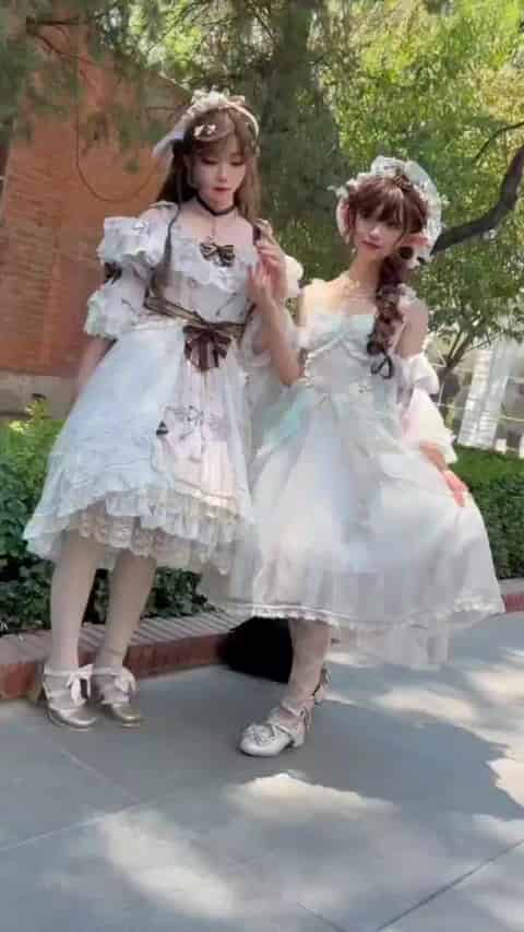 ad1dc82d-6fe9-45bf-85aa-e14b4f52a0d3.mp4