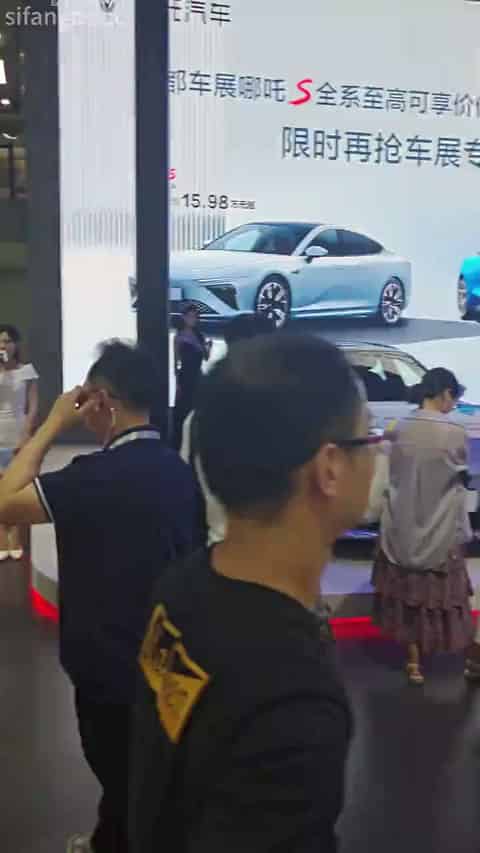 f1bc2aa5-c108-49b7-8d88-d7de786ce6ca.mp4