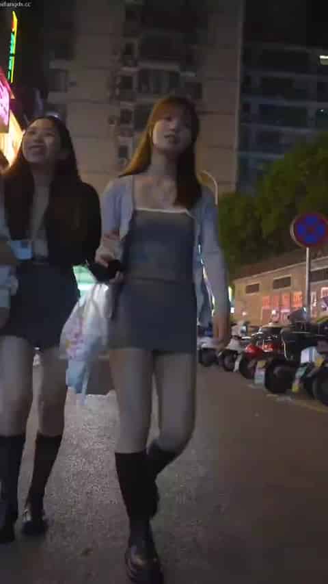 1f00ef1e-ac6e-42d5-80d8-ed9d389cd362.mp4