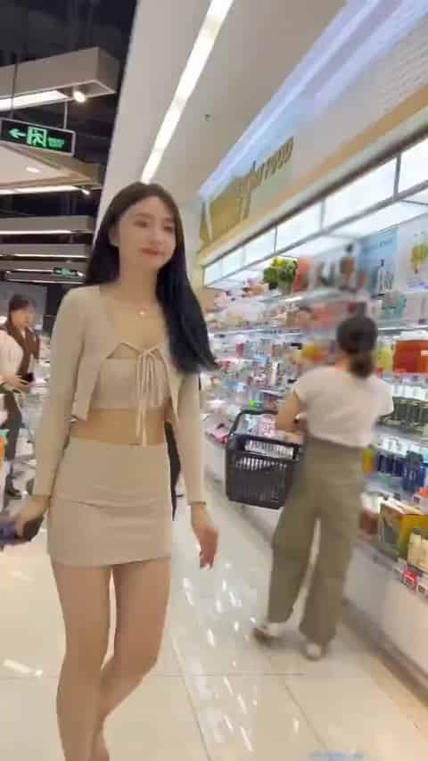 d7de343c-e261-41ec-b35a-2b0af85e9878.mp4