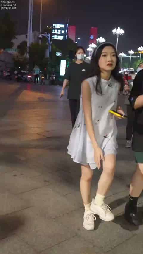 2fc1078a-82ec-4213-9d22-6f741889d3ca.mp4