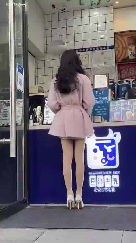 4cd85d89-943b-4565-b7a8-62a1a02eb274.mp4