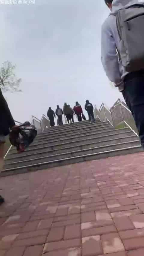 6a5b6fb4-1ccd-402f-ad32-e9d11f62f088.mp4