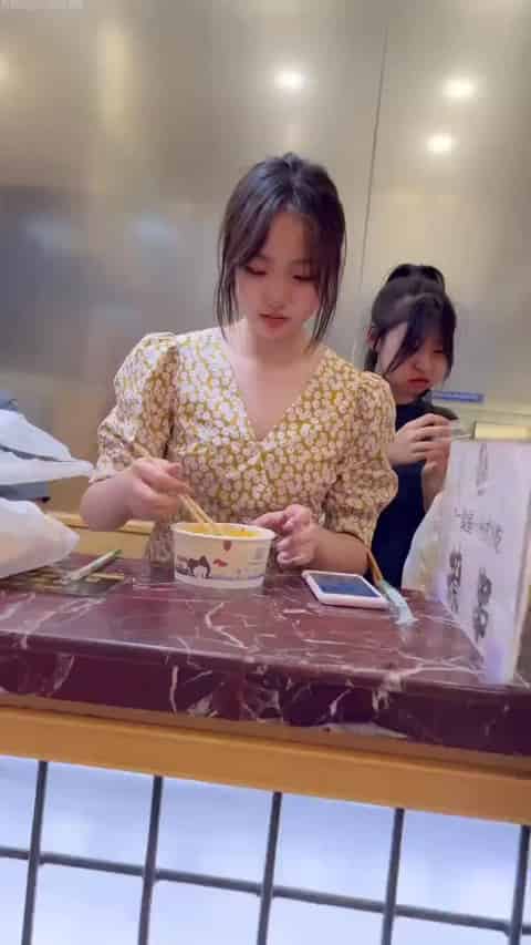 03cbd833-3021-4e2d-a0ea-737a0491a362.mp4