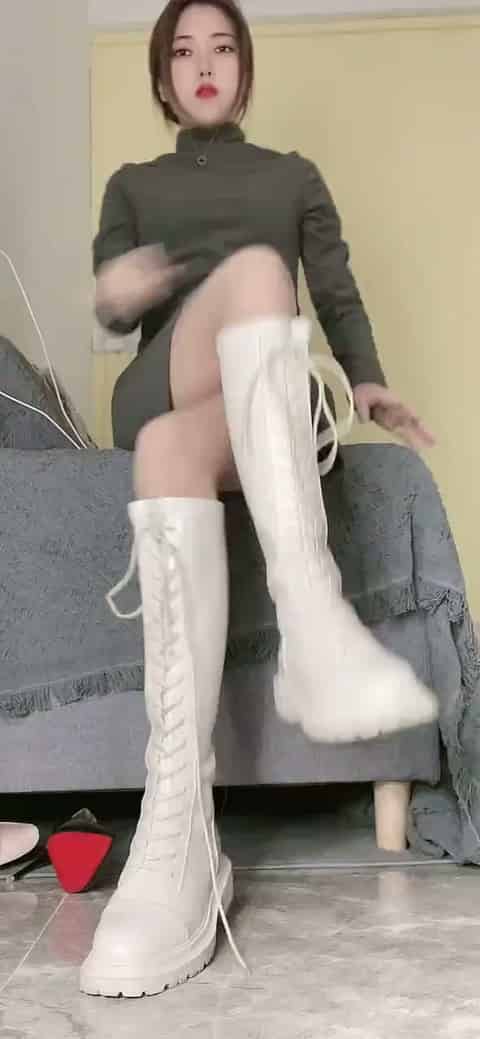 86e05a9a-53b2-4edc-8e9c-adba2e1e2cb1.mp4