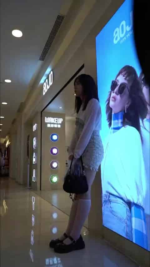 02c75fc6-c122-4af1-a2cb-1d17b1bdf40a.mp4