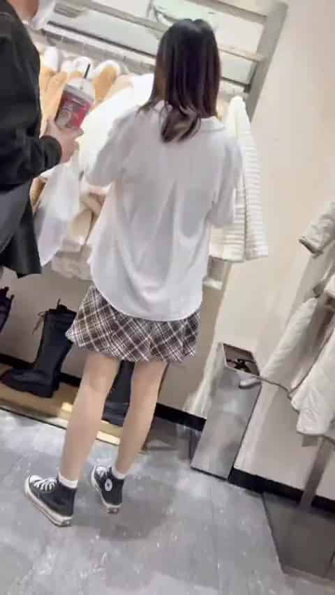 de51ee5e-34ff-4f77-8c85-0d2e3bb8cf18.mp4