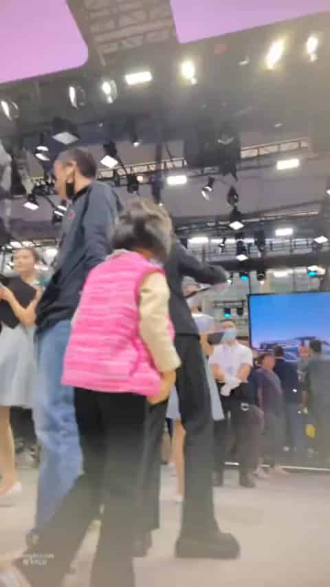 22889791-baa6-4a3e-bb6f-ce3f8ade39de.mp4