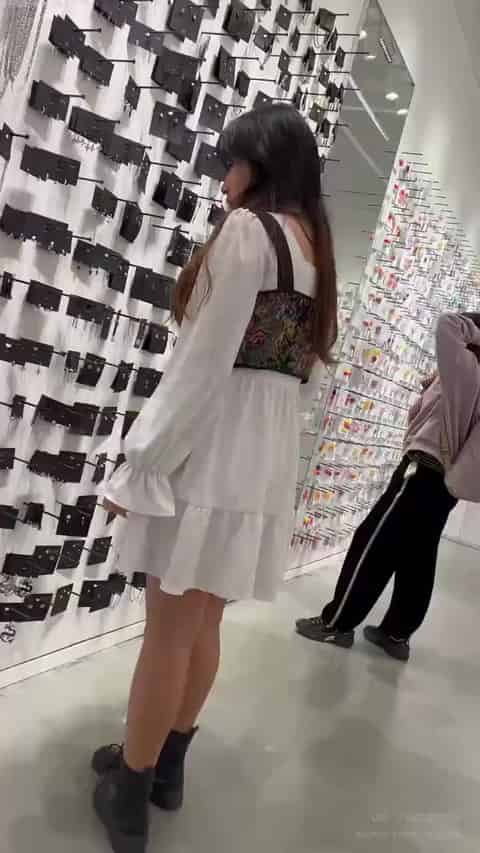 e1c7a9bc-b5d4-43cd-acde-5acbe157b4a4.mp4