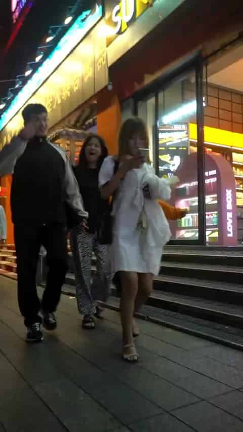 44cd8df9-738c-4ab7-ae6d-525e86b83f7d.mp4