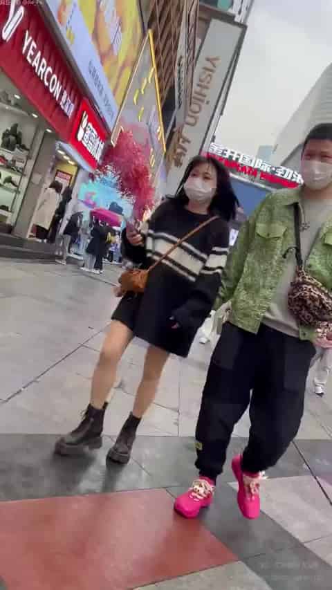 2f951e20-7234-4dcb-a554-57460d5a0bcc.mp4