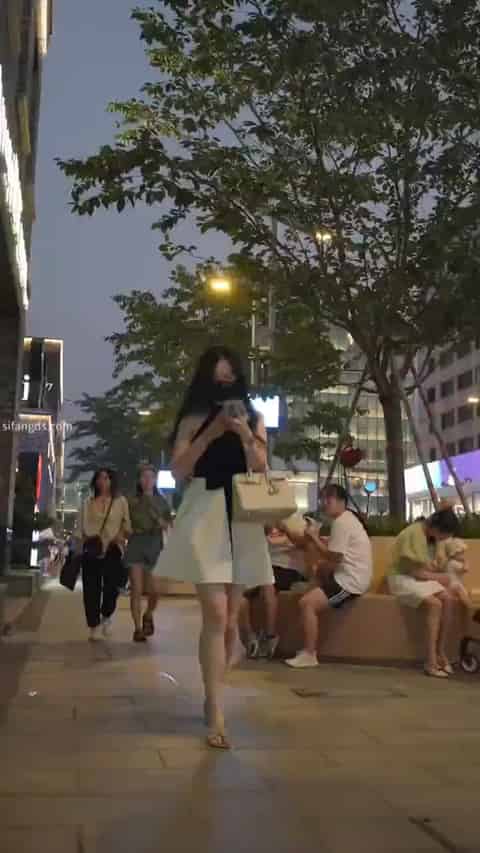 b02d70a5-8d90-43a7-9b61-55006535719b.mp4