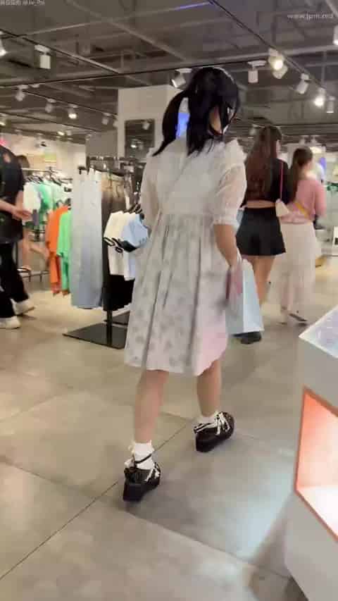 ef1b2eb2-d840-4bcf-bf8a-3cac776b1054.mp4