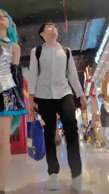 f7b61f04-e675-4dbf-a445-fc31d32ab519.mp4