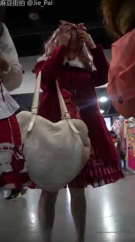 9870bd29-c3f0-4ae7-9adc-0bb7f951f45e.mp4