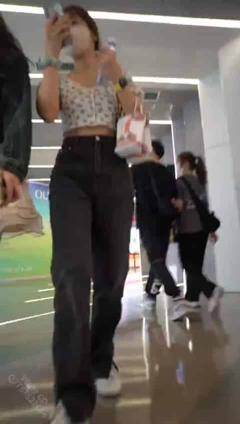 fc217f55-d2dd-4505-a176-621535a37451.mp4