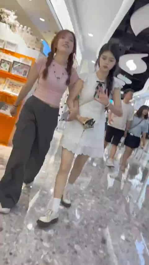 b4174094-f646-4b4b-b05e-275742e11b6e.mp4