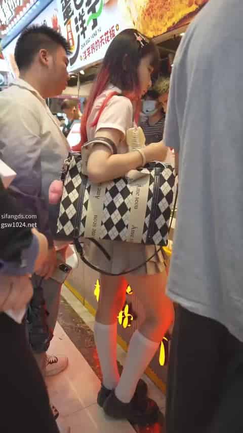 f6e4cd93-4cbe-47c7-8534-85440e9e885d.mp4