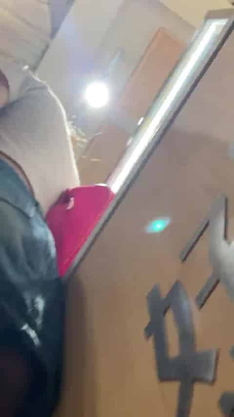 a325abd7-2fb8-4c00-a8f6-aced7f2725e3.mp4