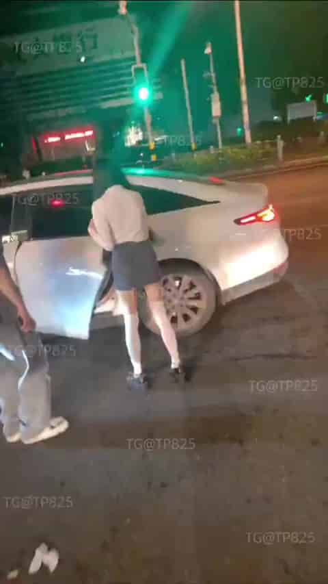 28656282-aeaa-415c-89f8-362d70dfc3d9.mp4