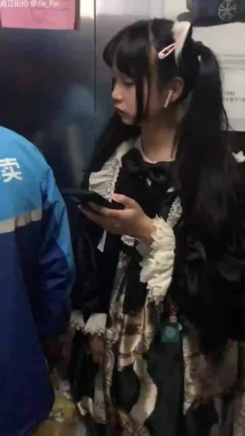 5b1705f1-95d7-4344-a94c-901d83b51ab4.mp4