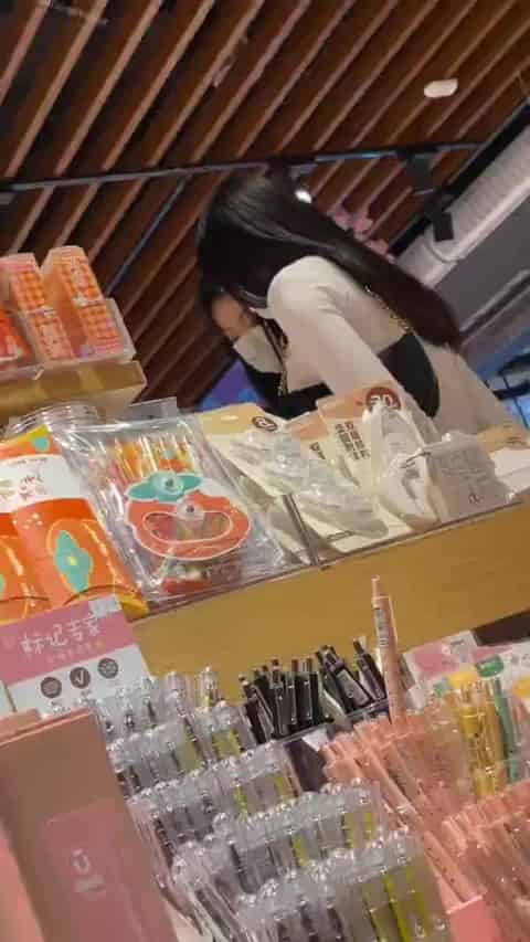 b99fff43-eeee-4c84-967d-1f3790153ae2.mp4