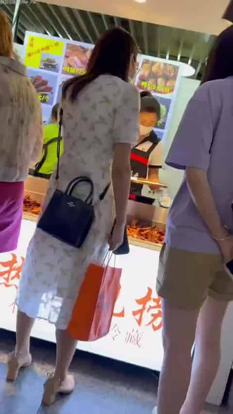 4ae49593-e926-40bf-a29e-cc46008eb9b2.mp4