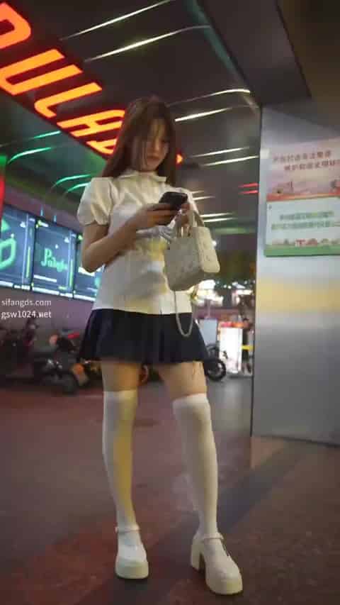 beee9730-a371-43e7-82bd-17ada822152e.mp4