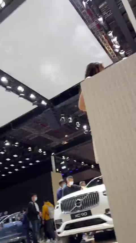 6d1ba452-f9e4-4651-a455-6e9bd587355e.mp4