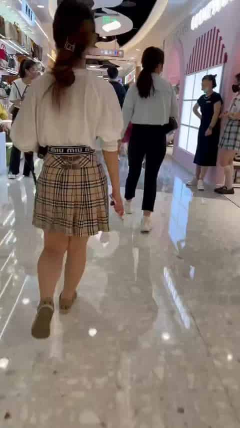 efe3eca5-8675-4ae6-b24e-35233d9bf6b5.mp4