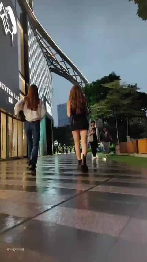 af5c754e-f3a0-40fd-b802-1a7bf6804a42.mp4