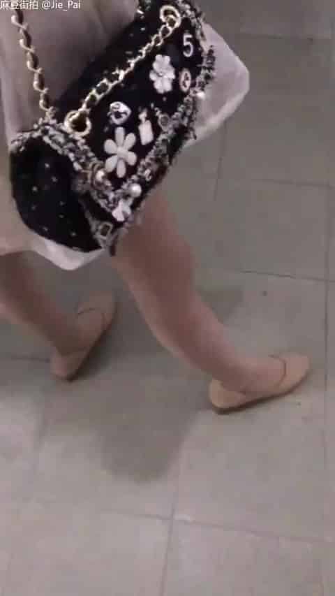 ead9b9da-dc0f-4bc4-b002-6be94aff5024.mp4