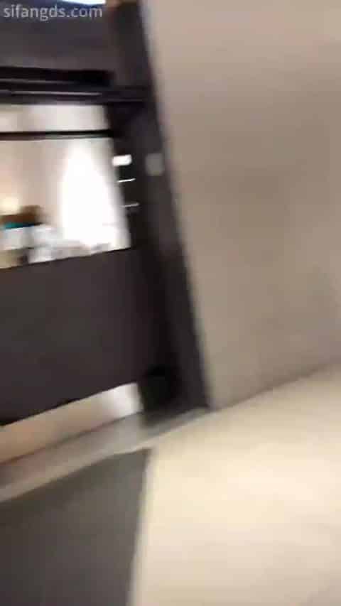 ffc6675c-9d8a-4f51-b7fe-575d5630fdf6.mp4