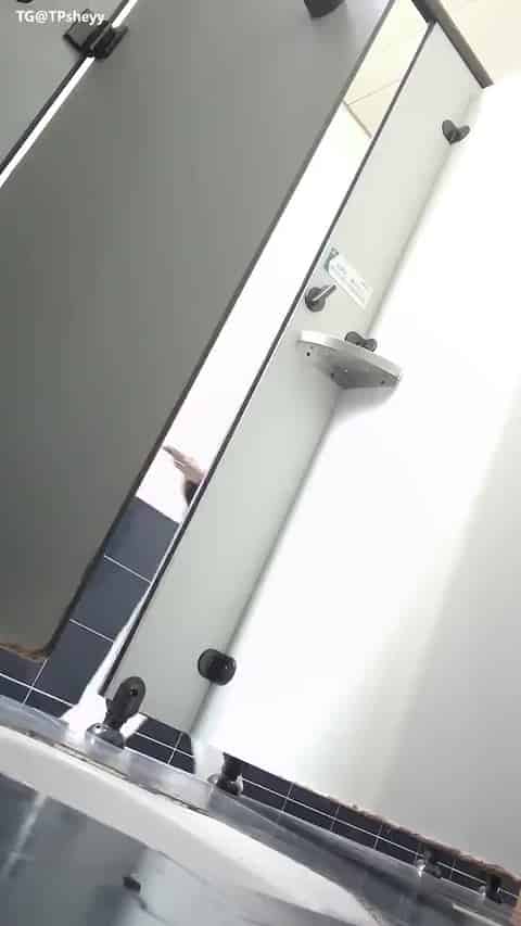 e5a9dcfd-d85b-4d06-b64c-2a4ea1738bcd.mp4